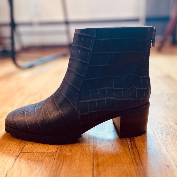 Madewell Katie Lugsole Ankle Boot in Croc Embossed Leather - Picture 5 of 8